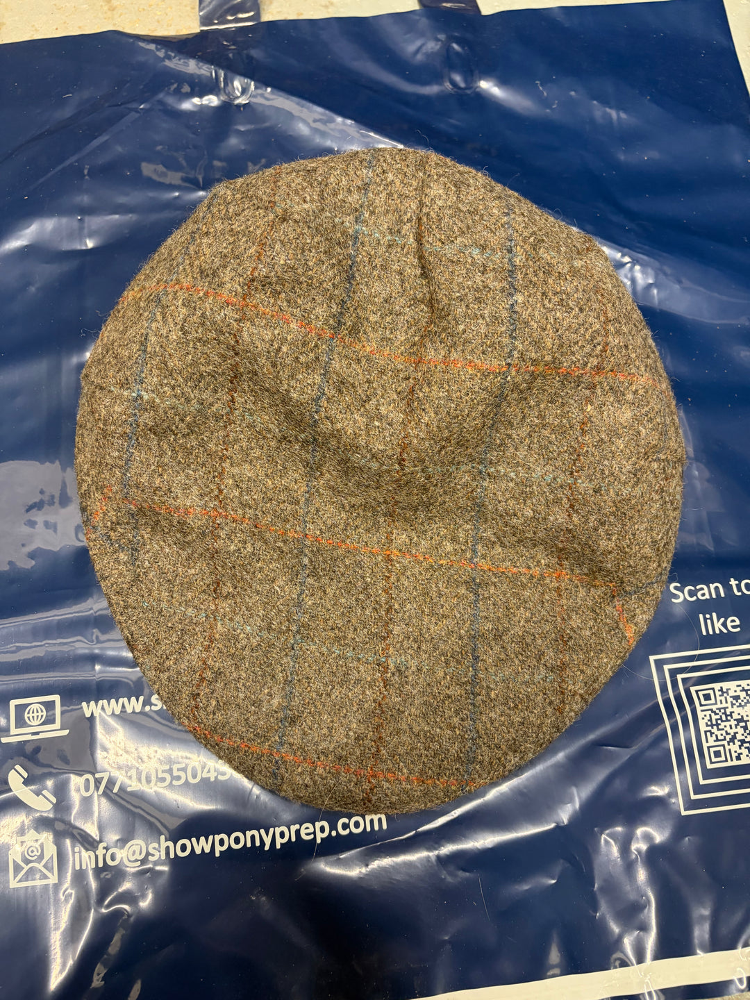 Lot 177 - Flat Cap, Size Small