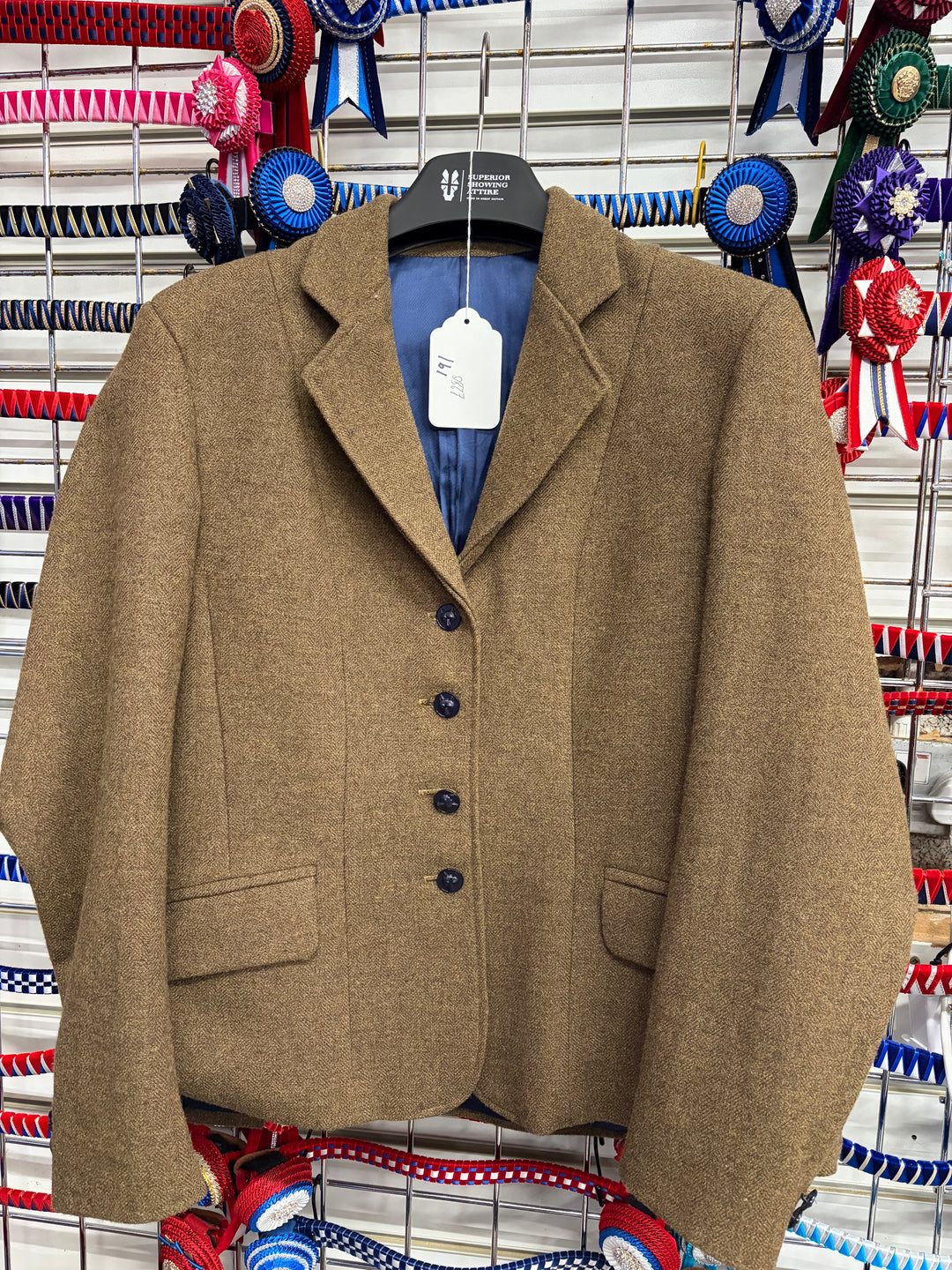 Lot 191 - Traditional Light Brown Tweed