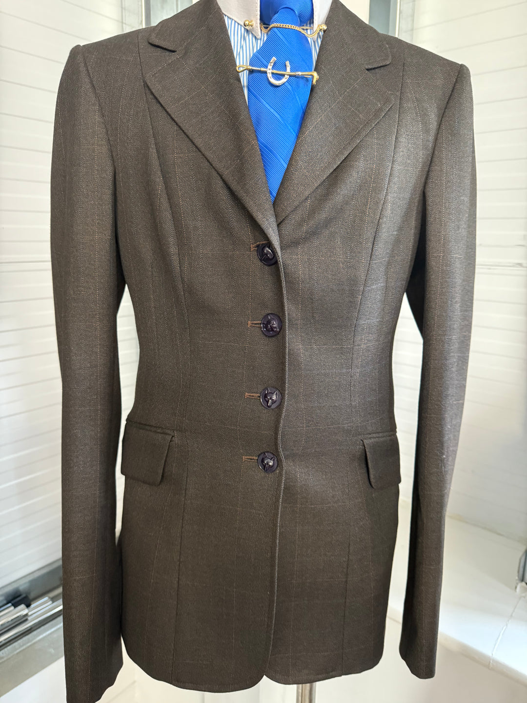 IN STOCK: Princess Cut Lightweight Dark Brown Tweed with subtle overcheck 32"