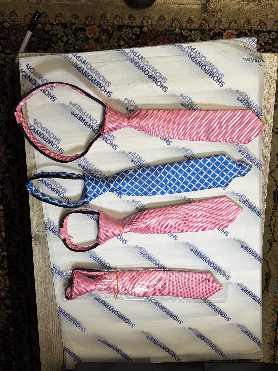 Lot 129 - Pink child zip tie